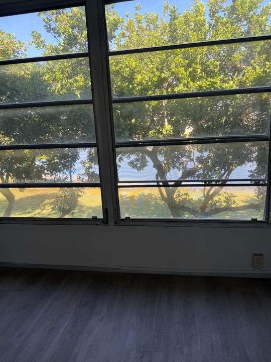 For Sale: $265,000 (2 beds, 2 baths, 1364 Square Feet)