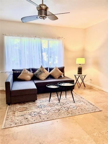 出租: $1,850 (1 贝兹, 1 浴室, 705 平方英尺)