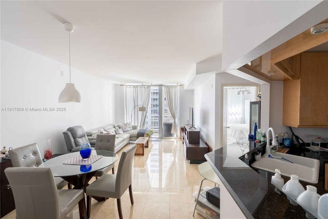 En Venta: $539,000 (1 camas, 1 baños, 878 Pies cuadrados)