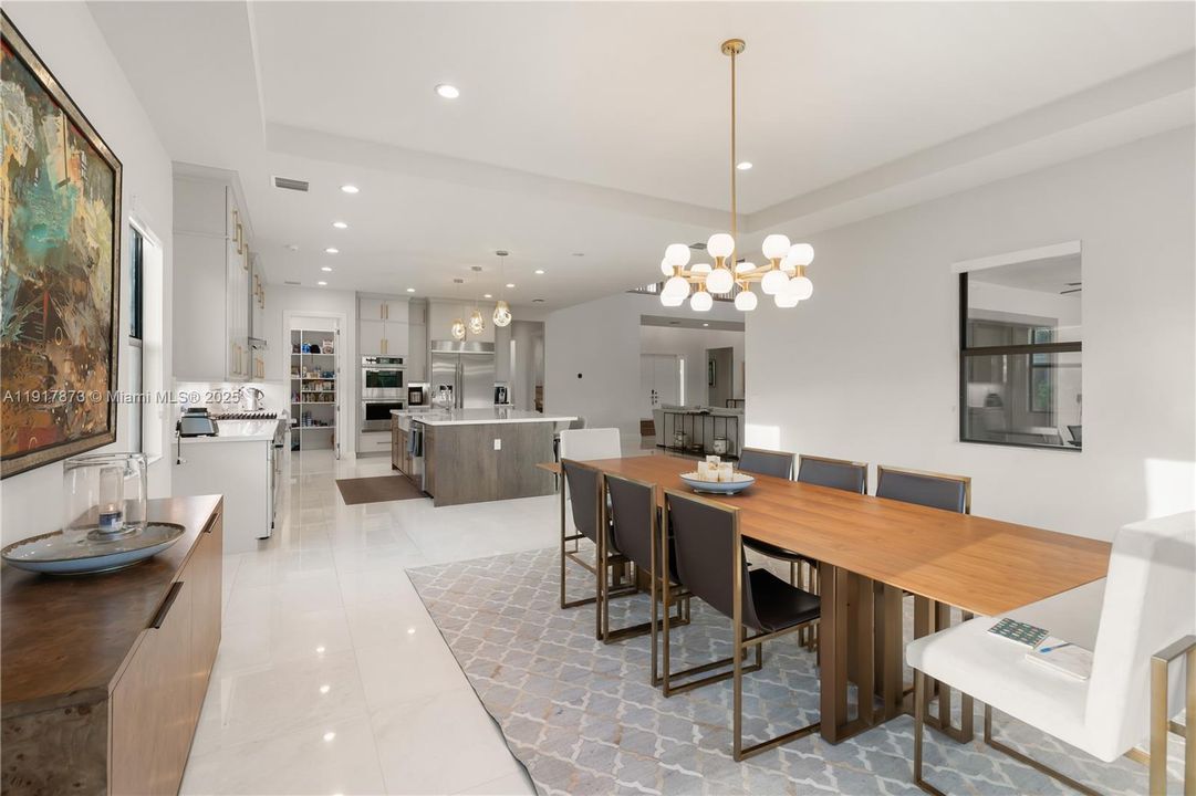 For Sale: $2,990,000 (5 beds, 5 baths, 4910 Square Feet)