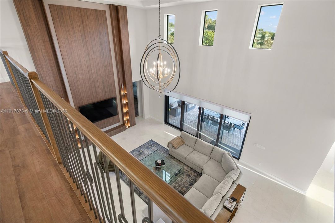 For Sale: $2,990,000 (5 beds, 5 baths, 4910 Square Feet)