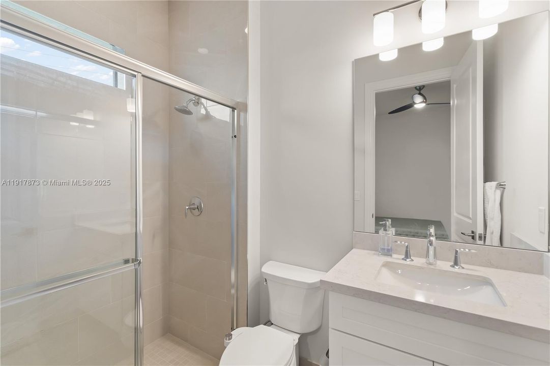 For Sale: $2,990,000 (5 beds, 5 baths, 4910 Square Feet)