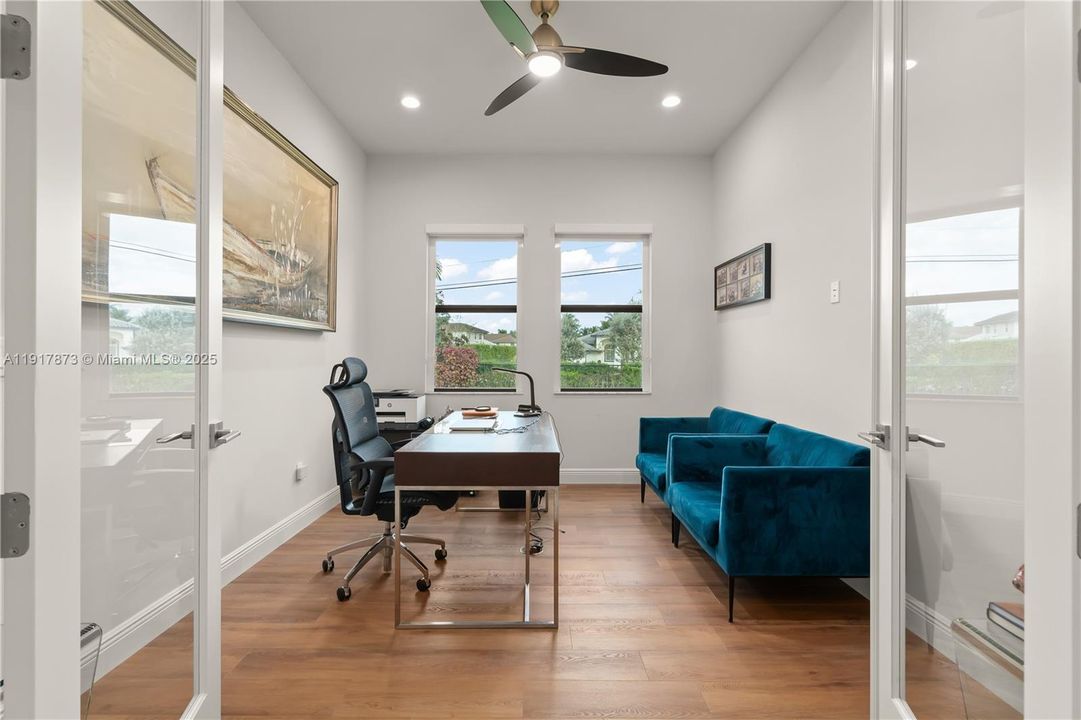 For Sale: $2,990,000 (5 beds, 5 baths, 4910 Square Feet)