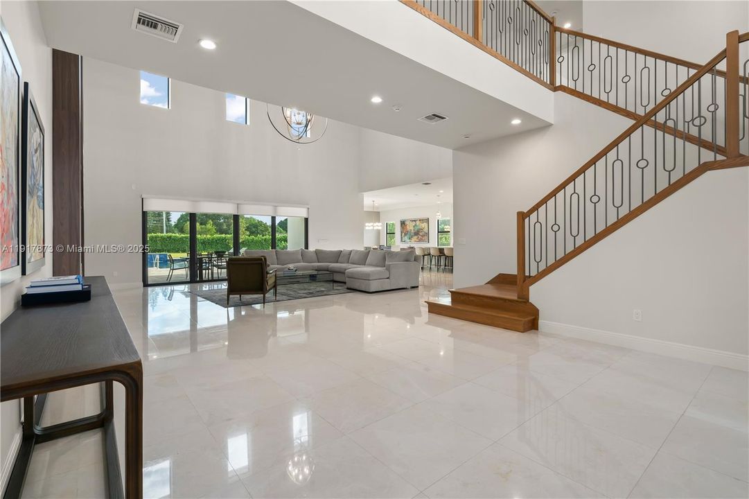 For Sale: $2,990,000 (5 beds, 5 baths, 4910 Square Feet)