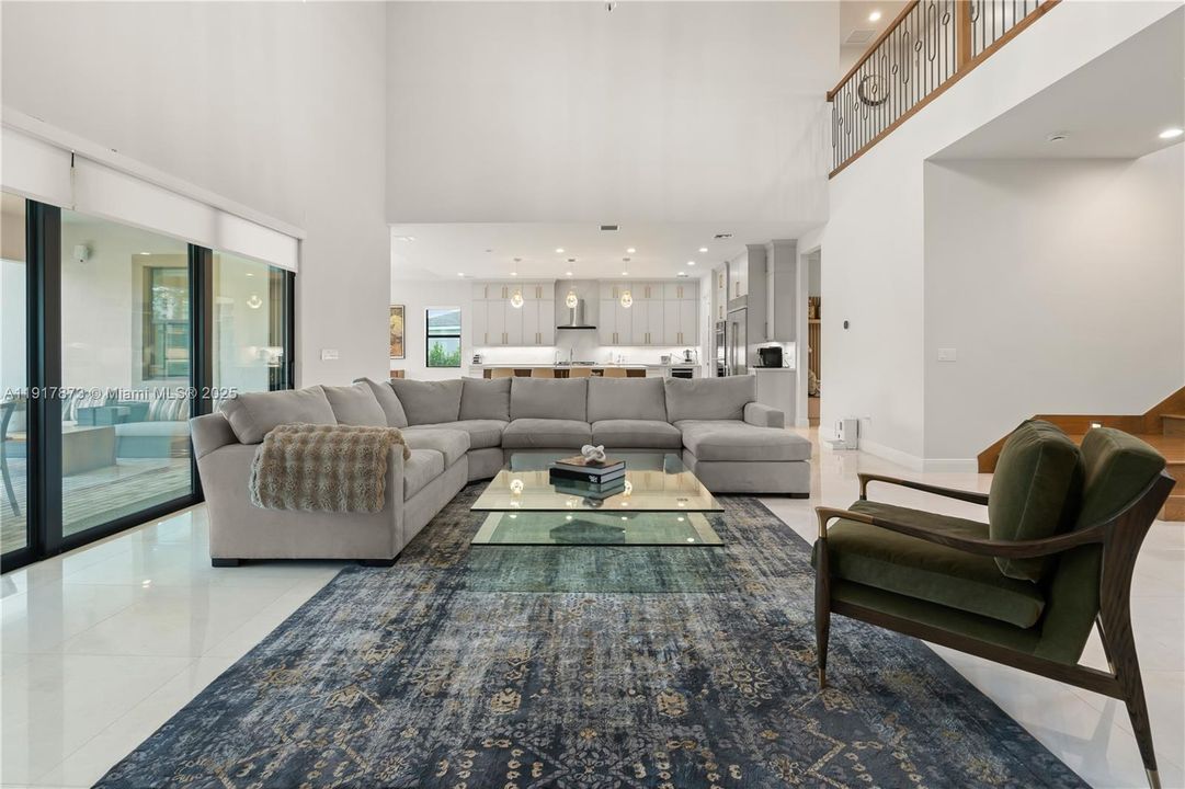 For Sale: $2,990,000 (5 beds, 5 baths, 4910 Square Feet)