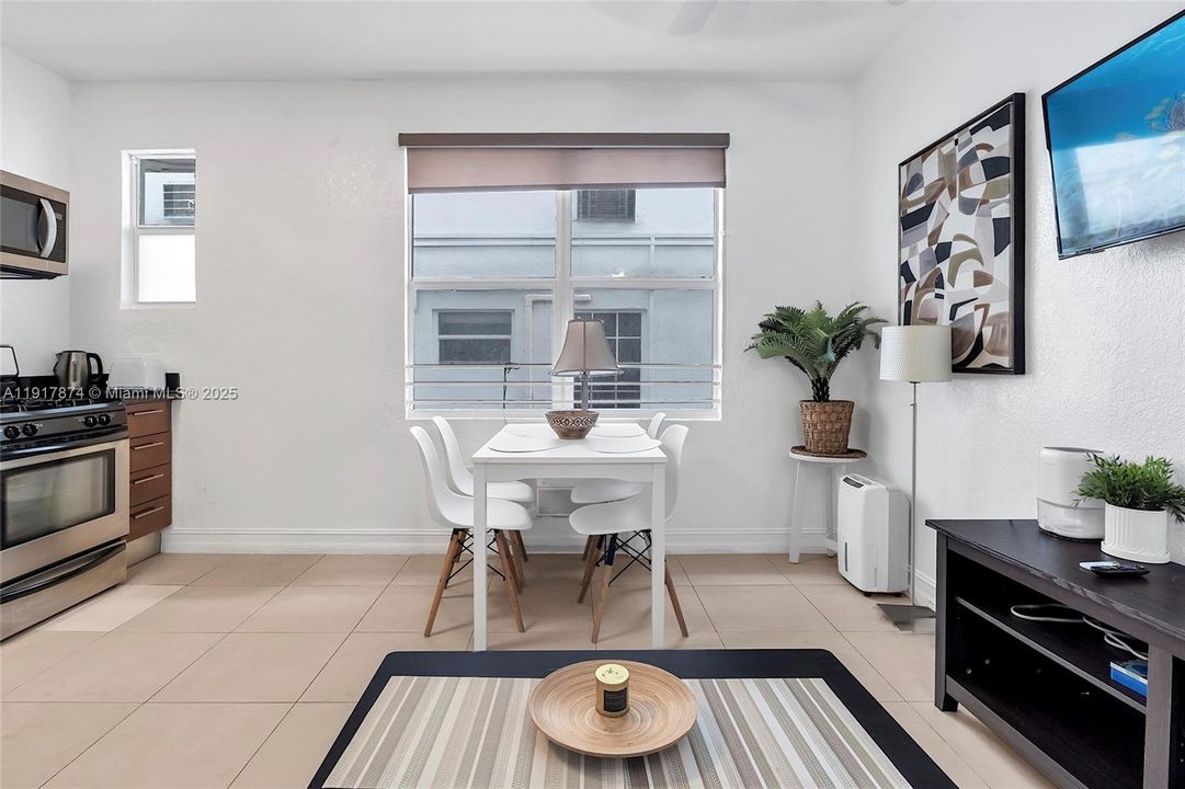 For Sale: $192,000 (1 beds, 1 baths, 543 Square Feet)