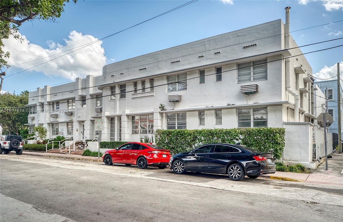 For Sale: $192,000 (1 beds, 1 baths, 543 Square Feet)