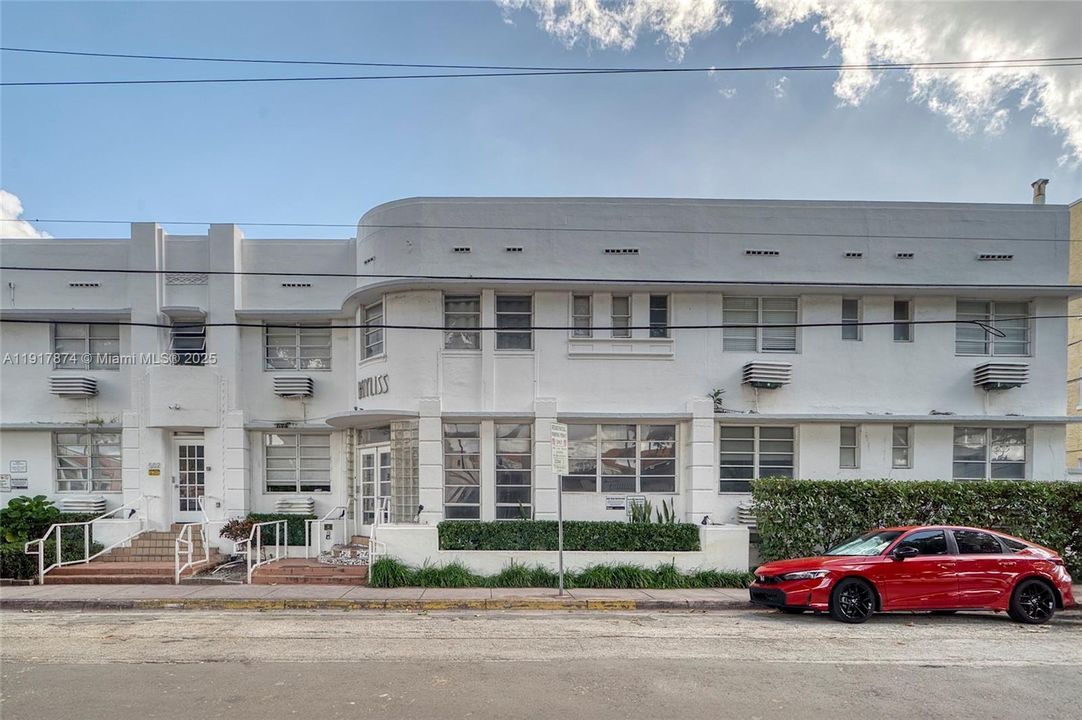 For Sale: $192,000 (1 beds, 1 baths, 543 Square Feet)