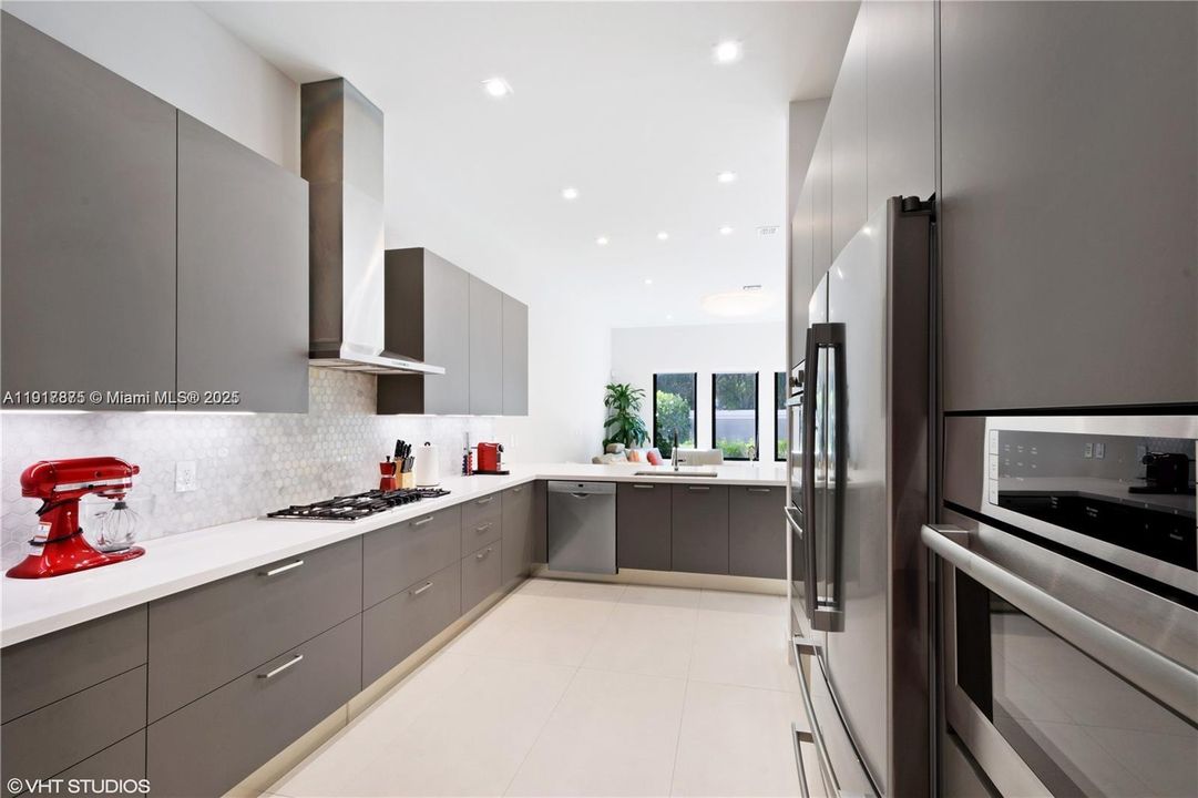 For Sale: $1,690,000 (4 beds, 4 baths, 2909 Square Feet)