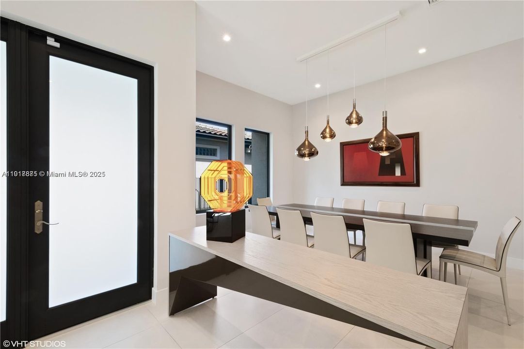 For Sale: $1,690,000 (4 beds, 4 baths, 2909 Square Feet)