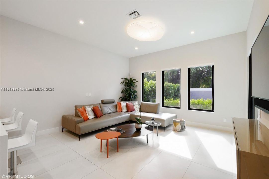 For Sale: $1,690,000 (4 beds, 4 baths, 2909 Square Feet)