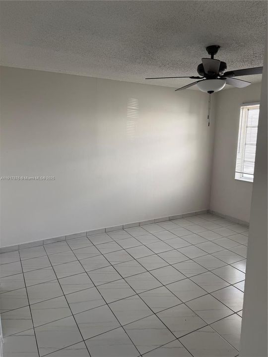 出租: $4,200 (4 贝兹, 2 浴室, 1768 平方英尺)