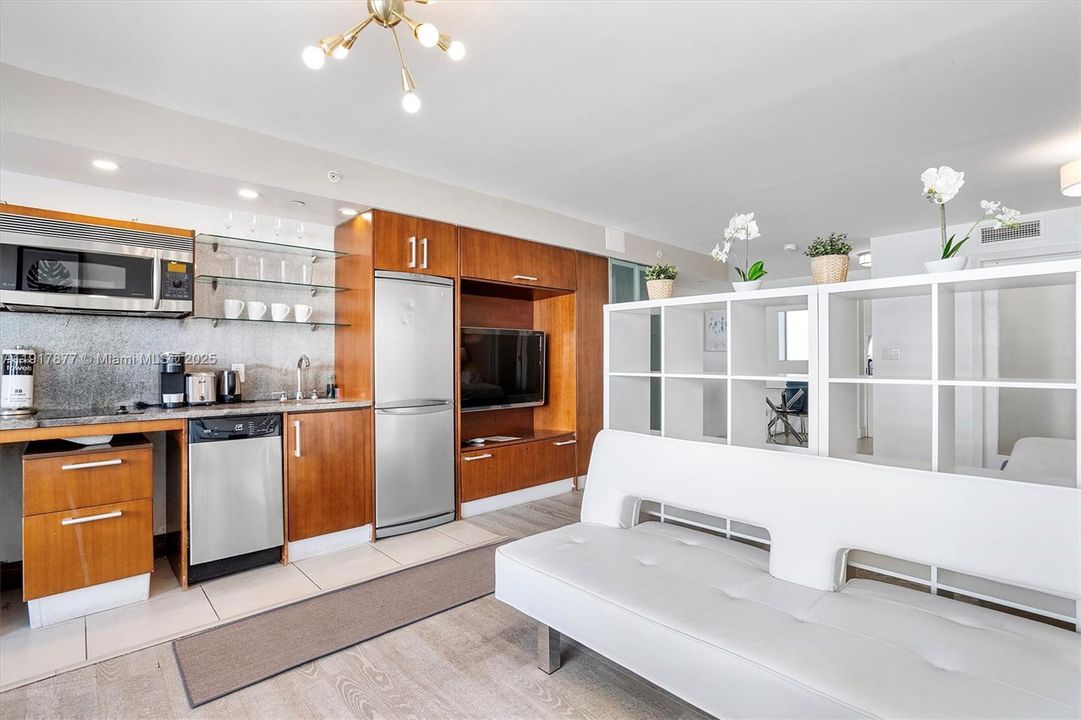 For Sale: $335,000 (0 beds, 1 baths, 516 Square Feet)