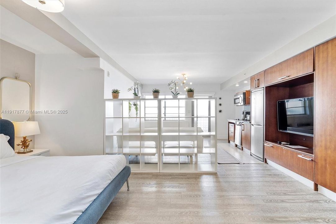 For Sale: $335,000 (0 beds, 1 baths, 516 Square Feet)