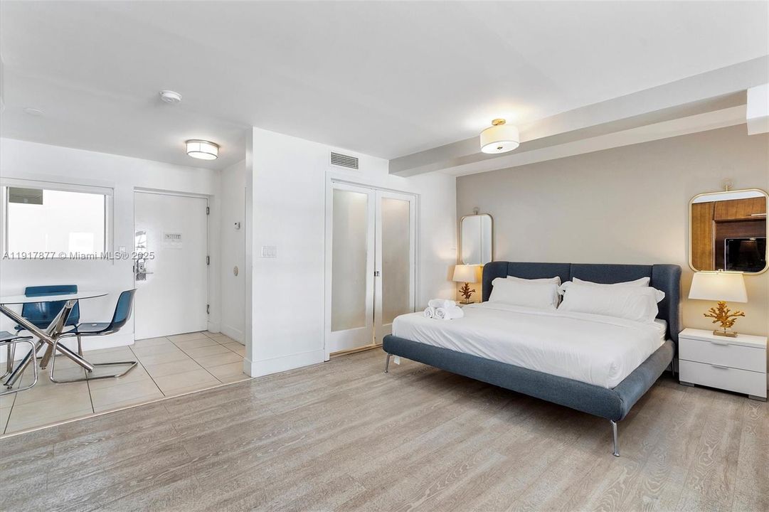 For Sale: $335,000 (0 beds, 1 baths, 516 Square Feet)