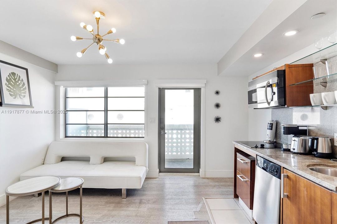 For Sale: $335,000 (0 beds, 1 baths, 516 Square Feet)