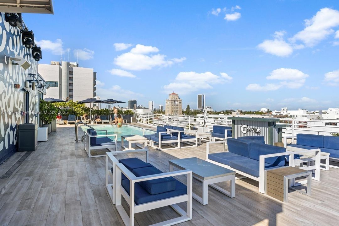 For Sale: $335,000 (0 beds, 1 baths, 516 Square Feet)