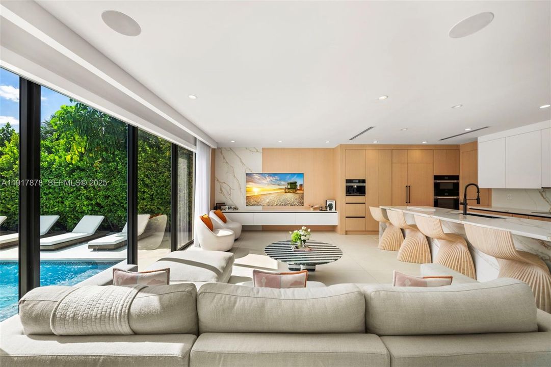 For Sale: $11,500,000 (7 beds, 7 baths, 6058 Square Feet)