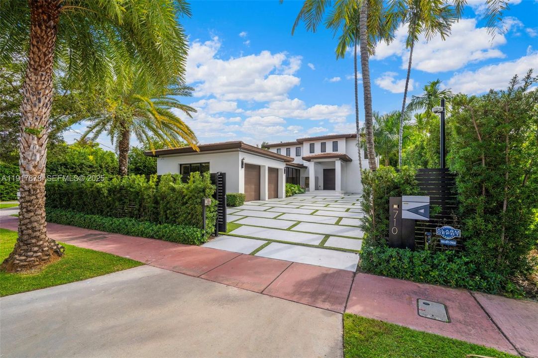 For Sale: $11,500,000 (7 beds, 7 baths, 6058 Square Feet)