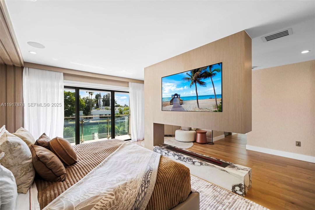 For Sale: $11,500,000 (7 beds, 7 baths, 6058 Square Feet)