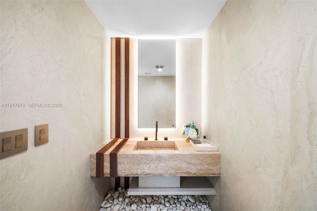 For Sale: $11,500,000 (7 beds, 7 baths, 6058 Square Feet)