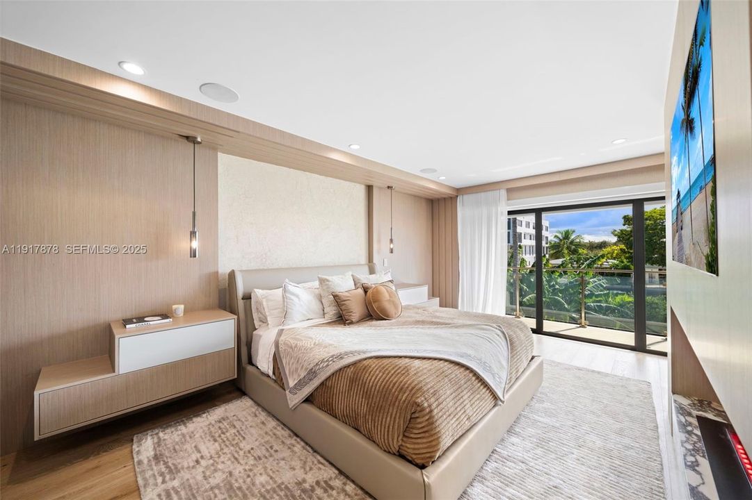 For Sale: $11,500,000 (7 beds, 7 baths, 6058 Square Feet)