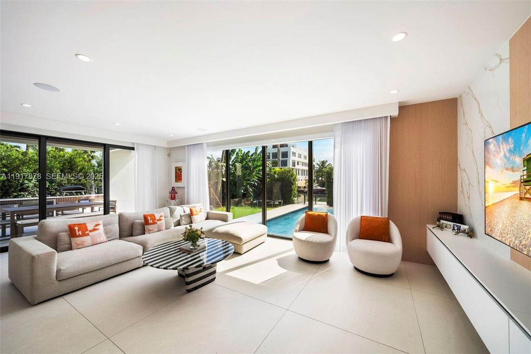 For Sale: $11,500,000 (7 beds, 7 baths, 6058 Square Feet)