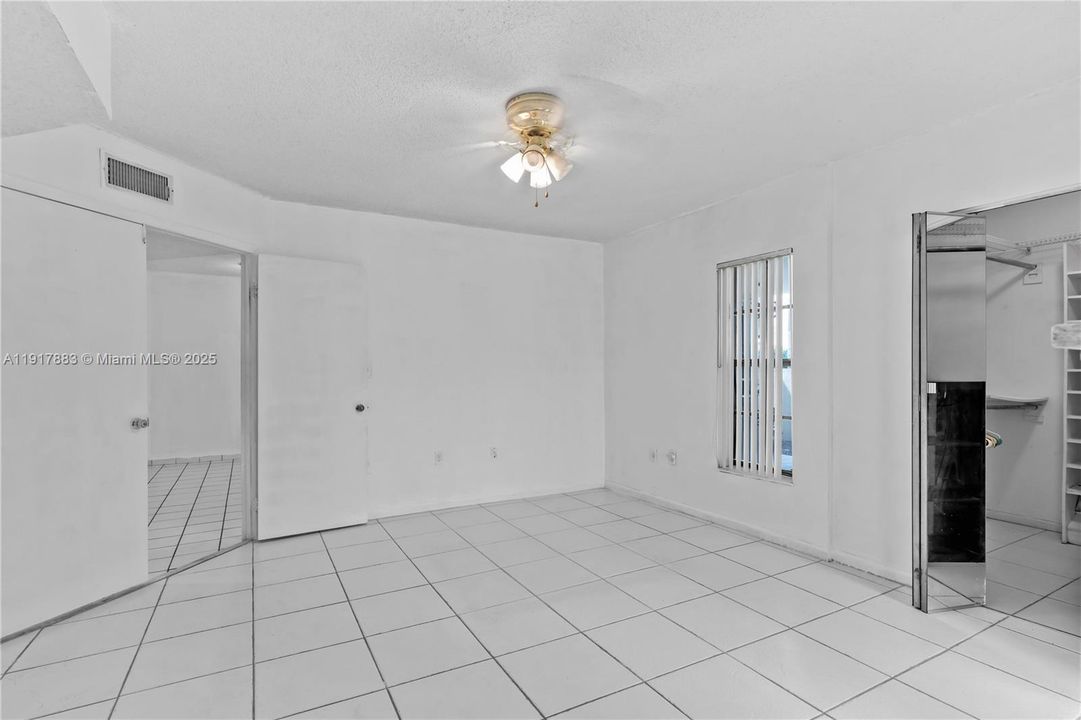 Active With Contract: $2,700 (3 beds, 2 baths, 1102 Square Feet)