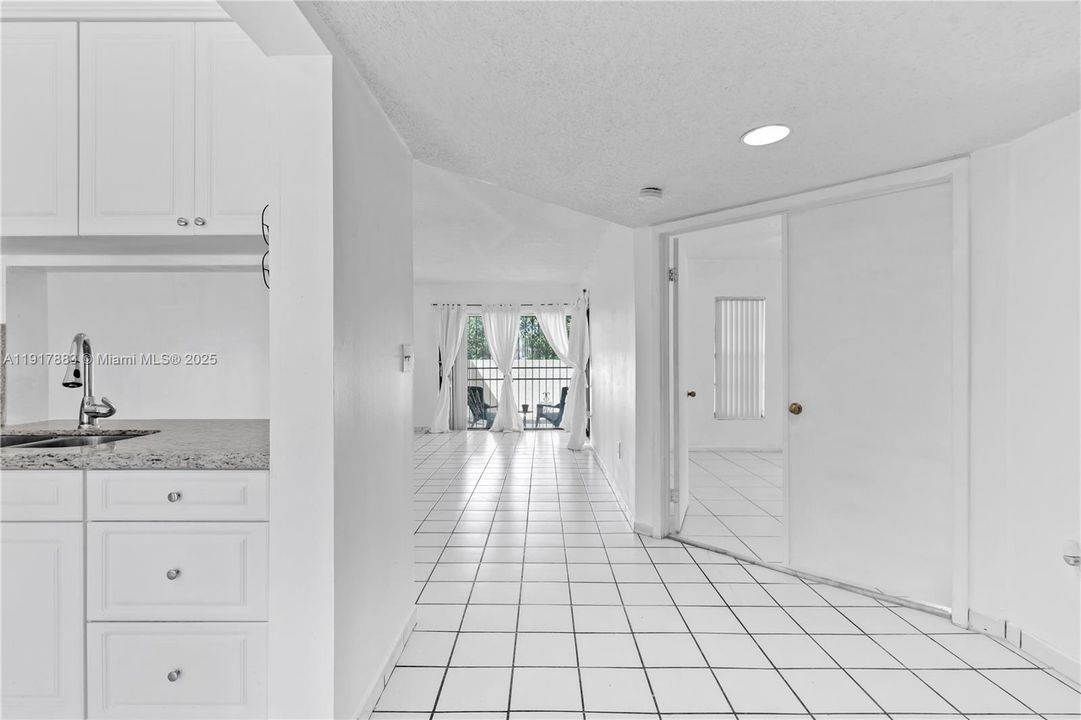 Active With Contract: $2,700 (3 beds, 2 baths, 1102 Square Feet)