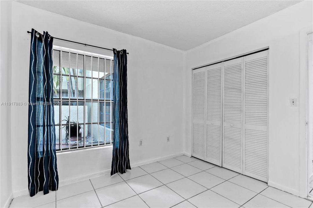 Active With Contract: $2,700 (3 beds, 2 baths, 1102 Square Feet)