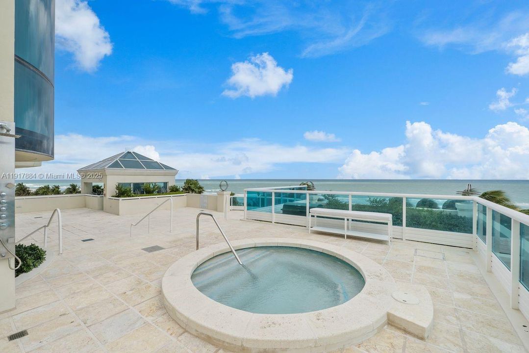 待售: $1,750,000 (2 贝兹, 2 浴室, 1750 平方英尺)