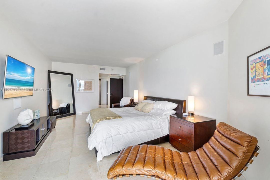 待售: $1,750,000 (2 贝兹, 2 浴室, 1750 平方英尺)