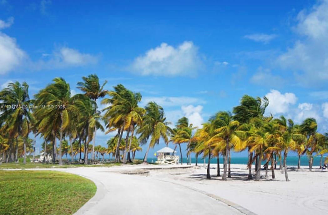 待售: $1,750,000 (2 贝兹, 2 浴室, 1750 平方英尺)