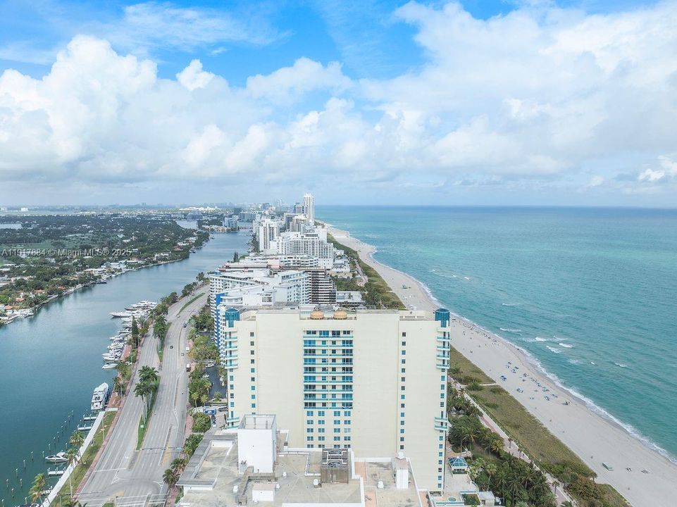 待售: $1,750,000 (2 贝兹, 2 浴室, 1750 平方英尺)