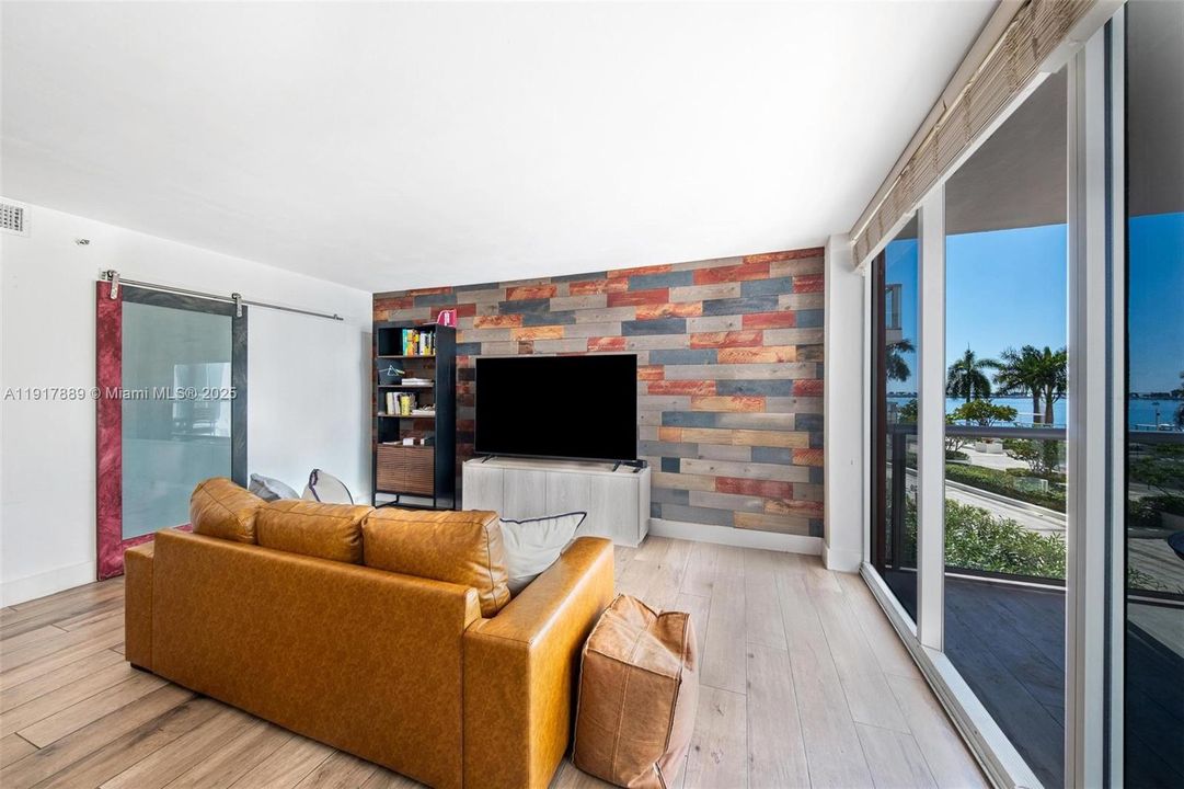 For Rent: $4,500 (1 beds, 2 baths, 1117 Square Feet)