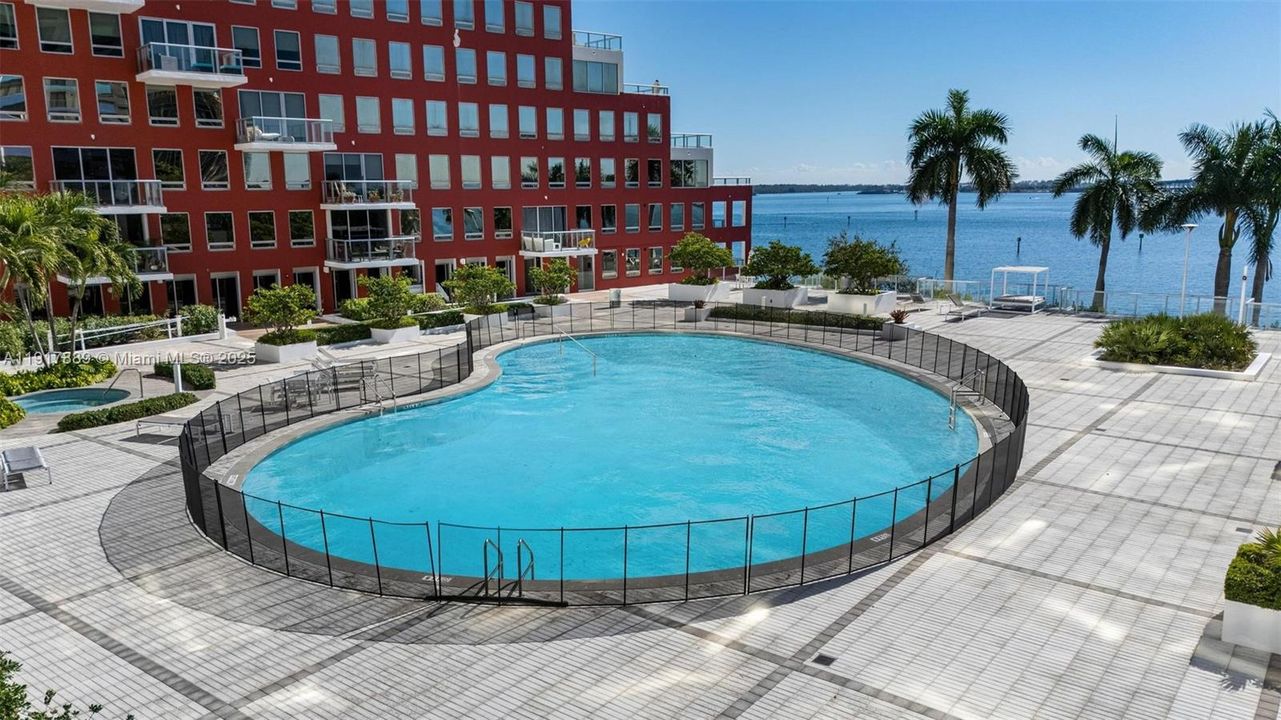 For Rent: $4,500 (1 beds, 2 baths, 1117 Square Feet)