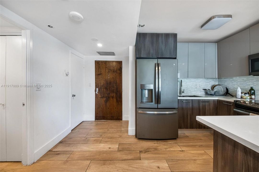 For Rent: $4,500 (1 beds, 2 baths, 1117 Square Feet)