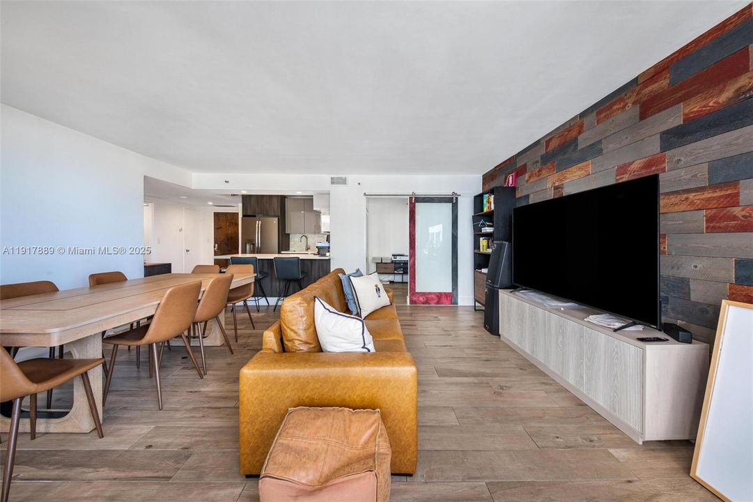 For Rent: $4,500 (1 beds, 2 baths, 1117 Square Feet)