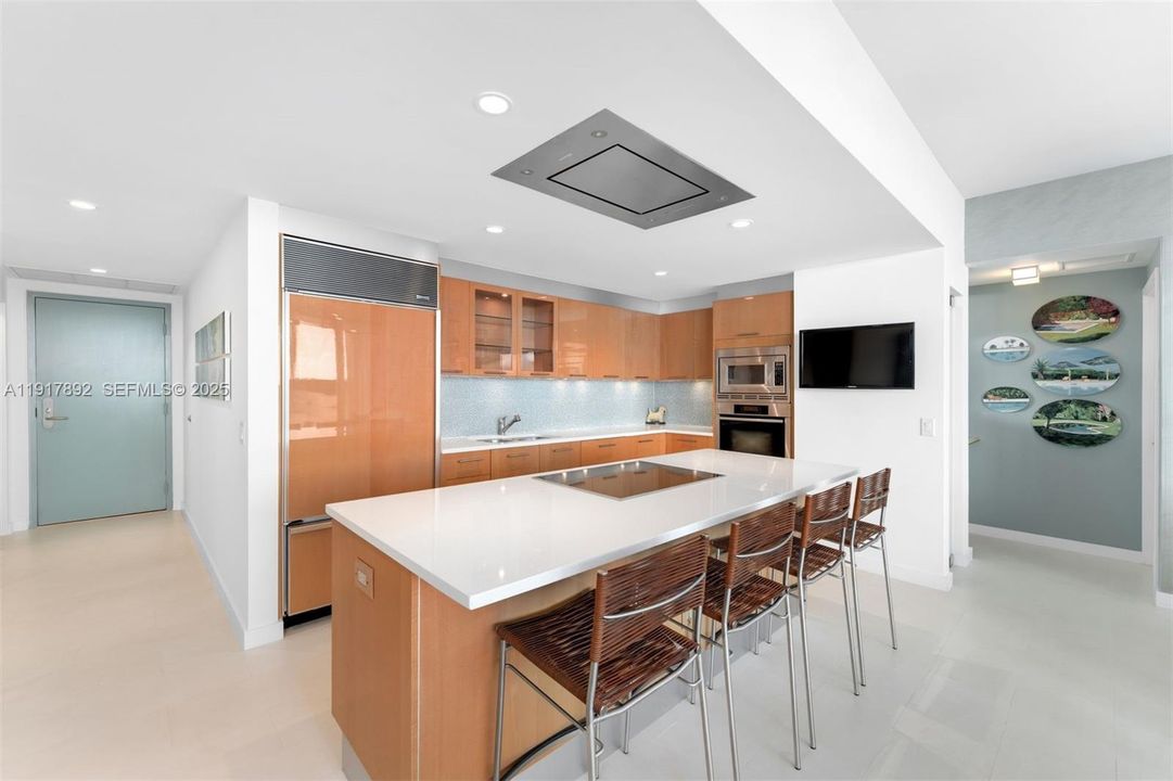 待售: $2,590,000 (2 贝兹, 2 浴室, 1565 平方英尺)