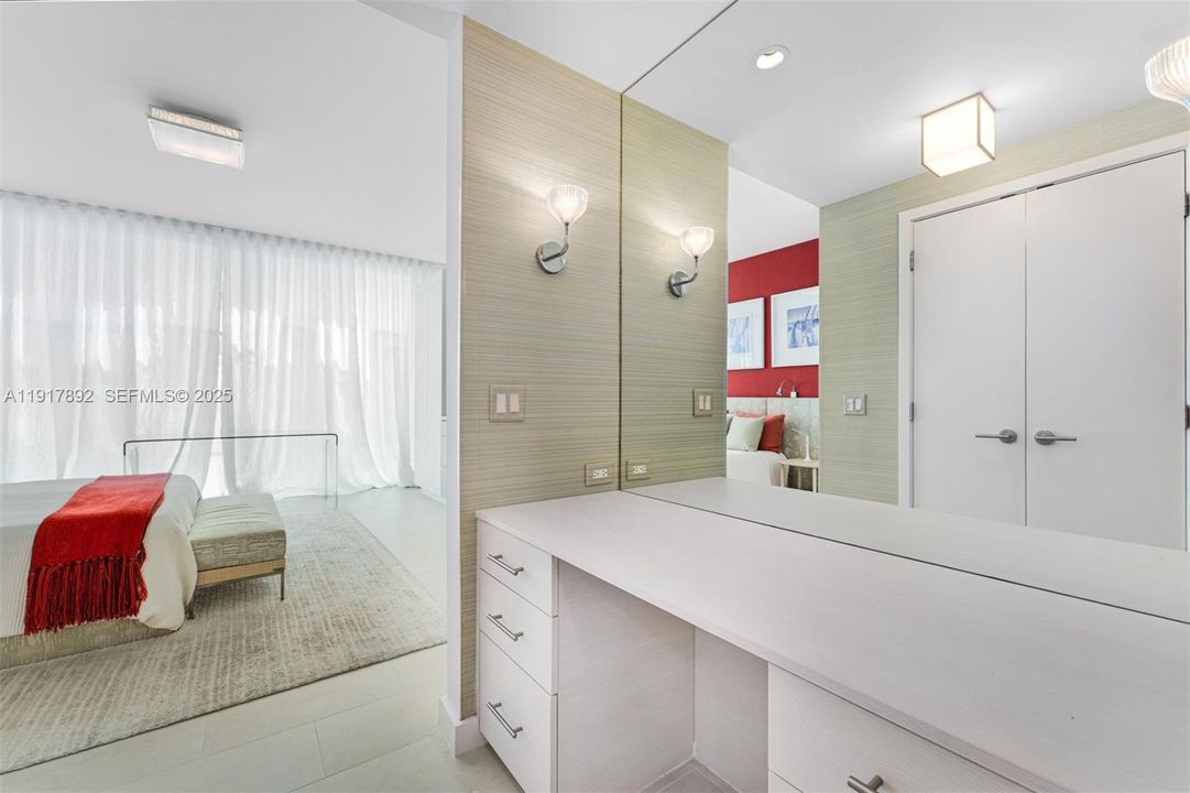 待售: $2,590,000 (2 贝兹, 2 浴室, 1565 平方英尺)