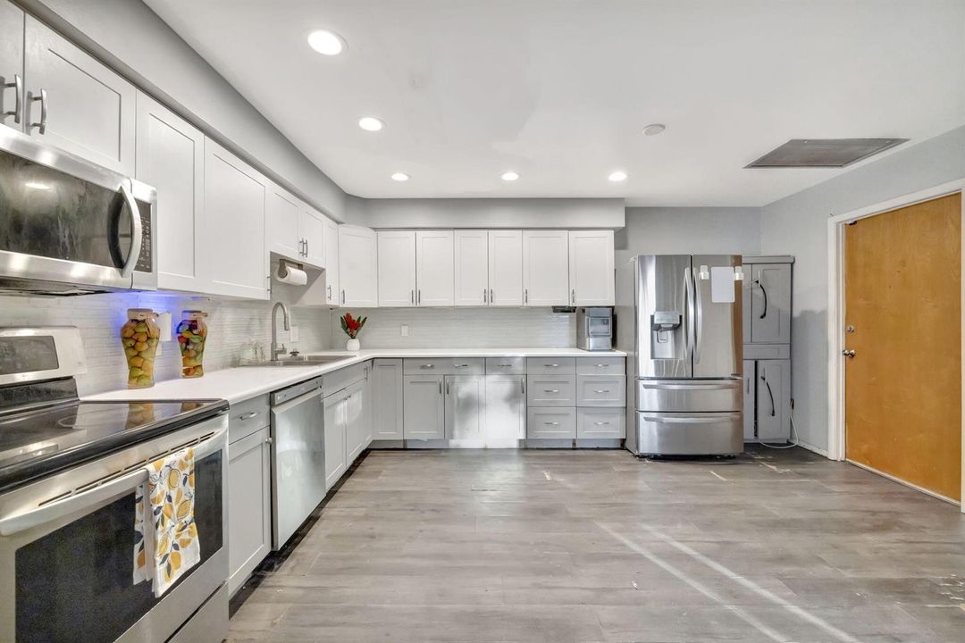 Oversize Kitchen
