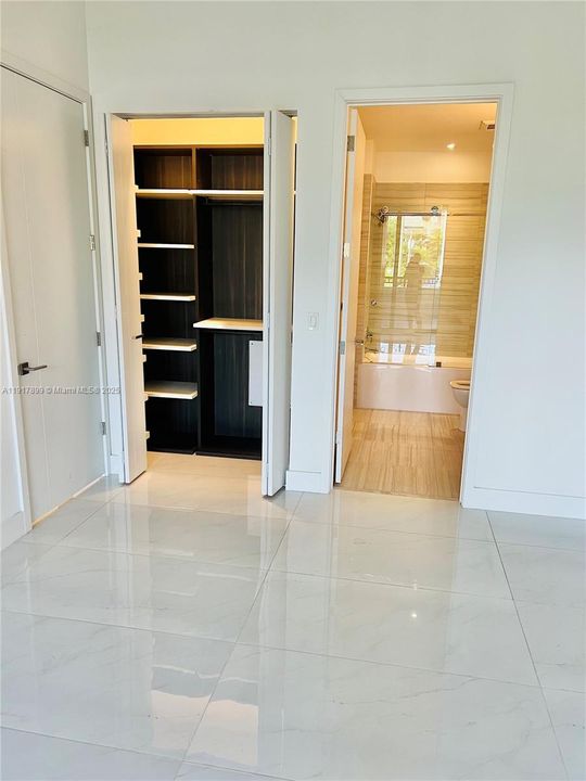 For Rent: $4,700 (2 beds, 2 baths, 905 Square Feet)