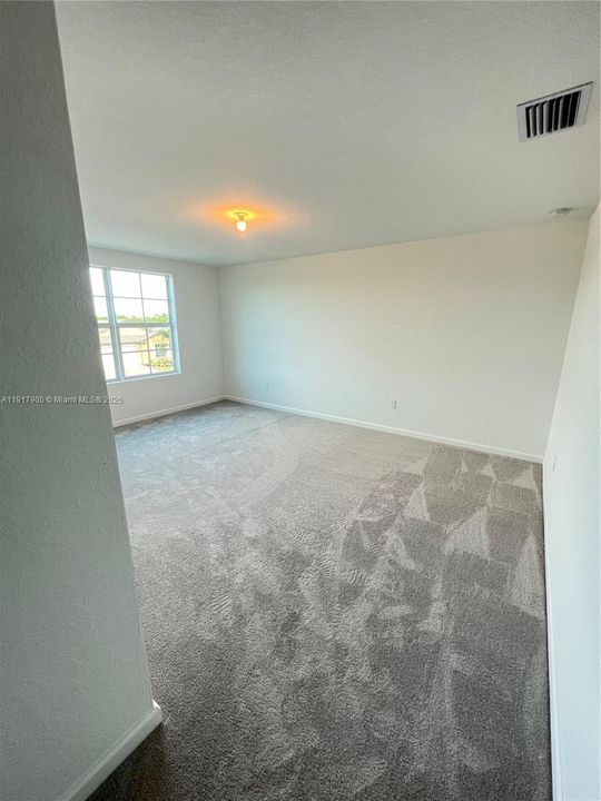 Recientemente alquilado: $3,000 (6 camas, 3 baños, 2586 Pies cuadrados)