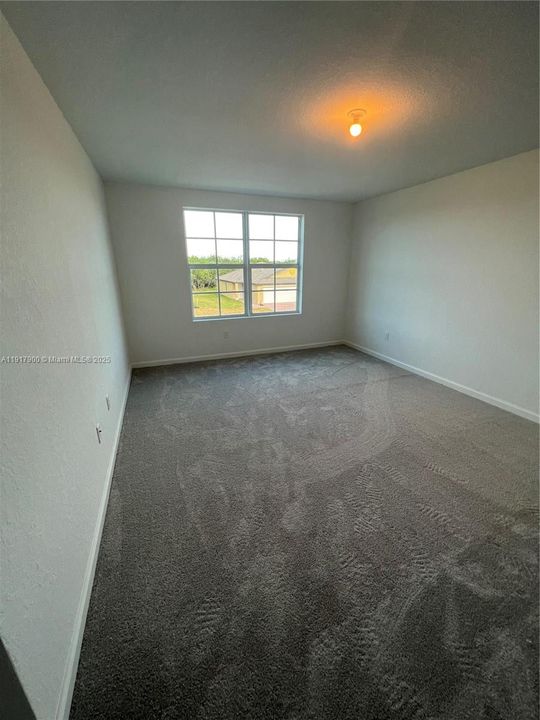 Recientemente alquilado: $3,000 (6 camas, 3 baños, 2586 Pies cuadrados)