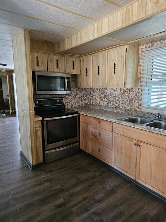 出租: $1,500 (2 贝兹, 1 浴室, 840 平方英尺)