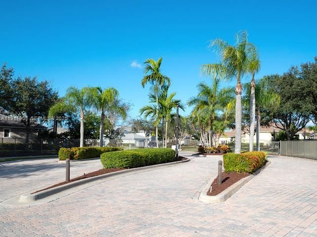 For Sale: $2,100,000 (5 beds, 4 baths, 3564 Square Feet)