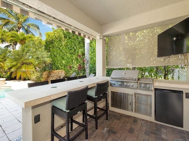 For Sale: $2,100,000 (5 beds, 4 baths, 3564 Square Feet)