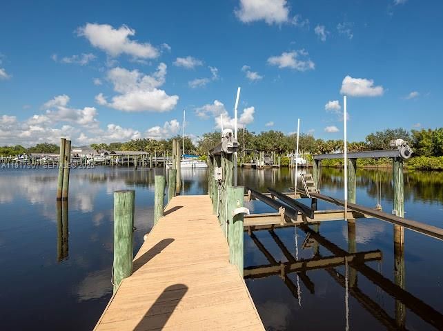 For Sale: $2,100,000 (5 beds, 4 baths, 3564 Square Feet)