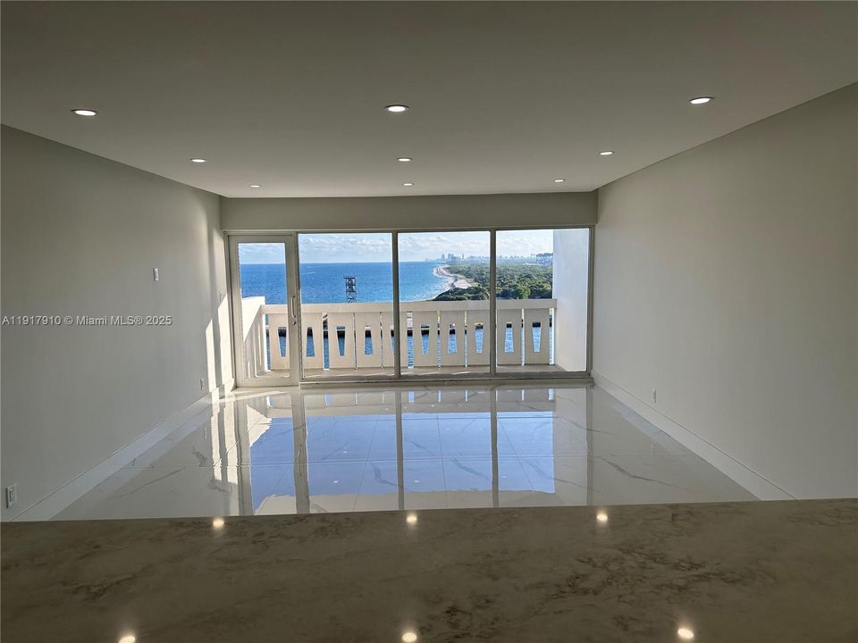 В аренду: $3,500 (1 спален, 1 ванн, 900 Квадратных фут)