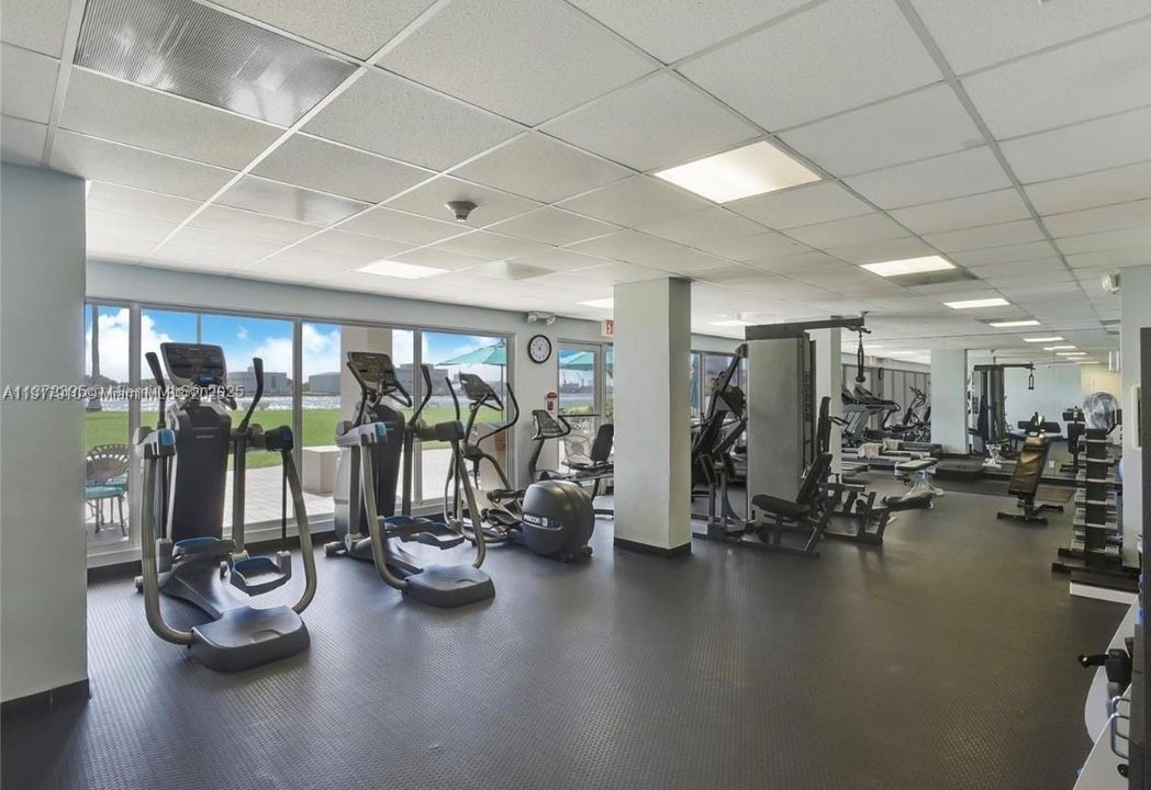 В аренду: $3,500 (1 спален, 1 ванн, 900 Квадратных фут)